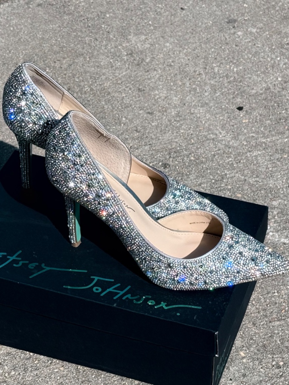 betsey johnson heels size 8